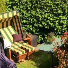 Wohnung am Meer mit Garten