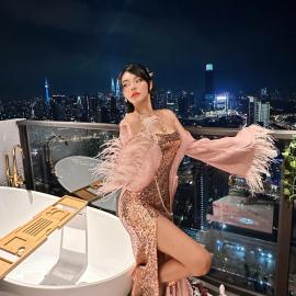 Skyscraper 65 KL Highest Outdoor Bathtub Luxury Lavish Designer Suite Penthouse Lv65
