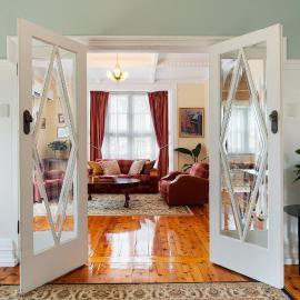 Elegant Goldfields Retreat - Spa Bath & Privacy