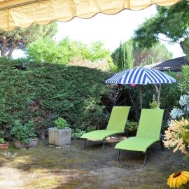 Appartement 2 pièces cabine avec terrasse, jardin, piscine et parking, proche plage - Le Lavandou - FR-1-251-517, hotel in Le Lavandou