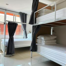 BeHome and Hostel, hotel in Chiang Mai