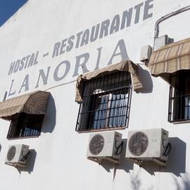 Hostal Restaurante La Noria โรงแรมในArquillos