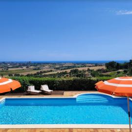 agriturismo contrada del raglio, hotel in Potenza Picena