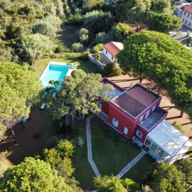 Villa Colle18 Design and Comfort - Goelba, hotell i Procchio