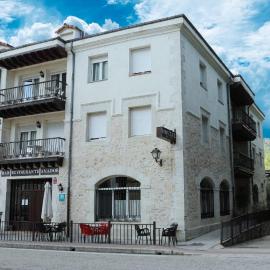 Hostal Rural Amador, hotel di Puente de Vadillos