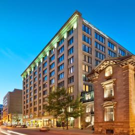 Le Square Phillips Hôtel & Suites, hotel u Montreal