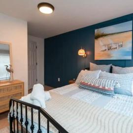Cozy Margate Cottage - 3 blocks to the Beach