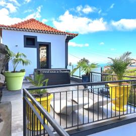 Espirito do Mar - Premium Villa with Jacuzzi, hotel a Estreito da Calheta