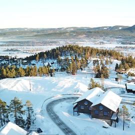 Toppvillan - Ski In - Ski Out - 200 m till toppen och cykelleder, hotel em Järvsö
