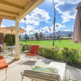 Palm Desert Condo w/ Patio & Golf Course Views