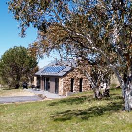 TOUCHDOWN COTTAGES, hotel in Jindabyne