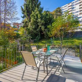 Franklin House with Private Garden - Happy Rentals