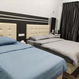 Private Room with ensuite bathroom in Bukit Bakri, hotel a Bakri