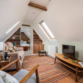 Tranquil Chilterns Farm Hideaway - Pass the Keys