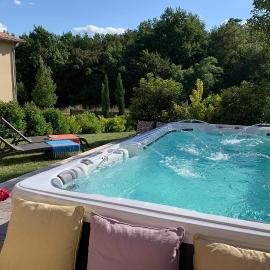 Domaine de la Durantie - Villas avec Spa de nage, hotel em Castelnau-de-Montmiral