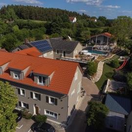 ferienhofEICHENBERG, hotelli kohteessa Haundorf