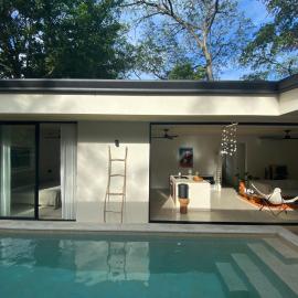 Casa Remy - Walk to the Beach and stay in a private compound! Pool, Kitchen, AC, Wi-Fi, hotel in Mal País