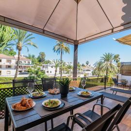 XPCE Jazmines de Nueva Andalucia: Marbella'da bir otel