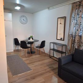 Huoneisto Oppistan Kokkola, hotel in Kokkola