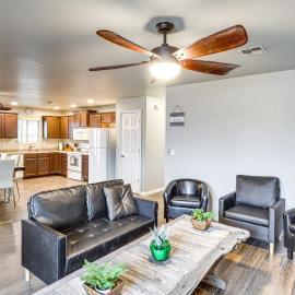Fire Pit + Covered Patio: Bullhead City Escape!, hotel in Bullhead City