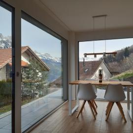Apartment Panorama Walensee، فندق في Obstalden