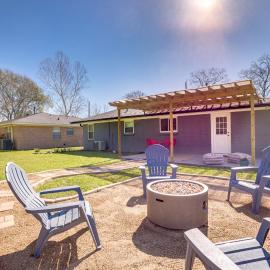 Pet-Friendly Tomball Cottage: Steps to Downtown!