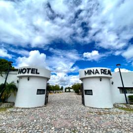 HOTEL MINA REAL, hotelli kohteessa Cedral