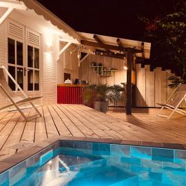 Les Coulirooms - Suite avec jacuzzi et grande terrasse, hotel a Sainte-Anne