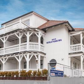 Haus Strandburg - hinter Düne und Meer