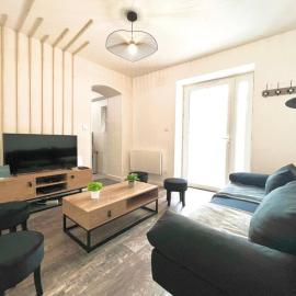 La baillargeoise - Superbe maison à 7 min du parc, hotel in Saint-Georges-lès-Baillargeaux