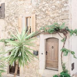 Entire townhouse in the heart of the village
