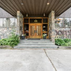 Nomi Resort, khách sạn ở Harcourt