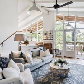 The Old Barn - A Blooming Couple's Retreat