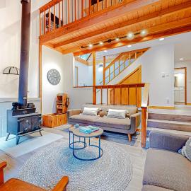 Year-Round Adventure! 'Glacier Getaway' in Deming، فندق في Warnick