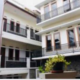 Hotel O Qq Kost Near Pantai Kebesaran Beach, hotel di Laleng-balandae