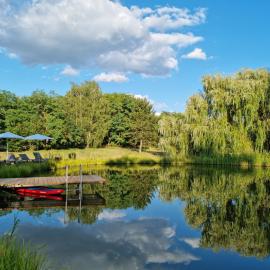 Cooles Lofthouse mit Pool, hotel in Kiskunmajsa