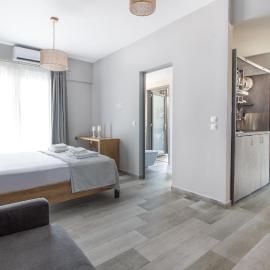 Petradi Luxury Apartments, hotel a Nea Roda