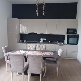 Apartman Franko โรงแรมในIzimje