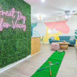 9 beds Beach GameRoom Cowboy Pool Mini Golf