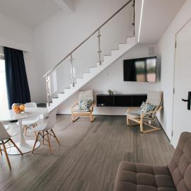 Penthouse Seaside Apartment B - Faraway