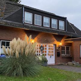 Friedeburg में, होटल Schumacher's Landhaus - Bücherhotel
