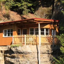 Malběnka - chata na skále pod hradem Kokořín, hotel a Kokořín