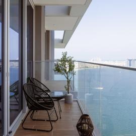 Beachfront Elegant 2BD Condo with Breathtaking Views -15AB01, hotell Dubais