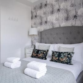 Luxury one bed Apartment, hotel in Carterton