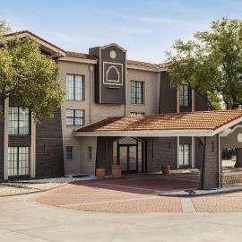 La Quinta Inn by Wyndham San Antonio I-35 N at Toepperwein, hotel u San Antoniju