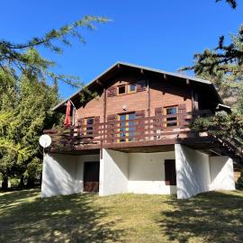 Au Petit Bonheur, hotell i Camprieu