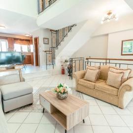 Rena's Center House
