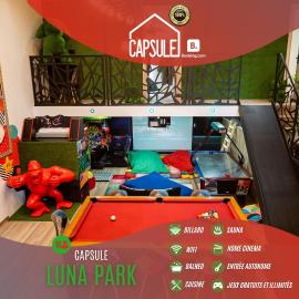 Capsule Luna Park - Jacuzzi - Sauna - Jeux & Arcades - Billard - Netflix & Home cinéma -, hotel in Valenciennes