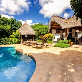 Wonderkoi - Oasis with Pool and Koi Ponds in Miami