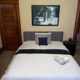 Hite Home، فندق في أكرون